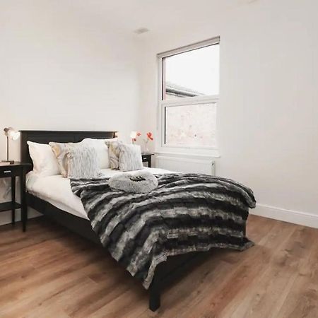 Spacious Family Home With Games Room & Garden Londres Exterior foto