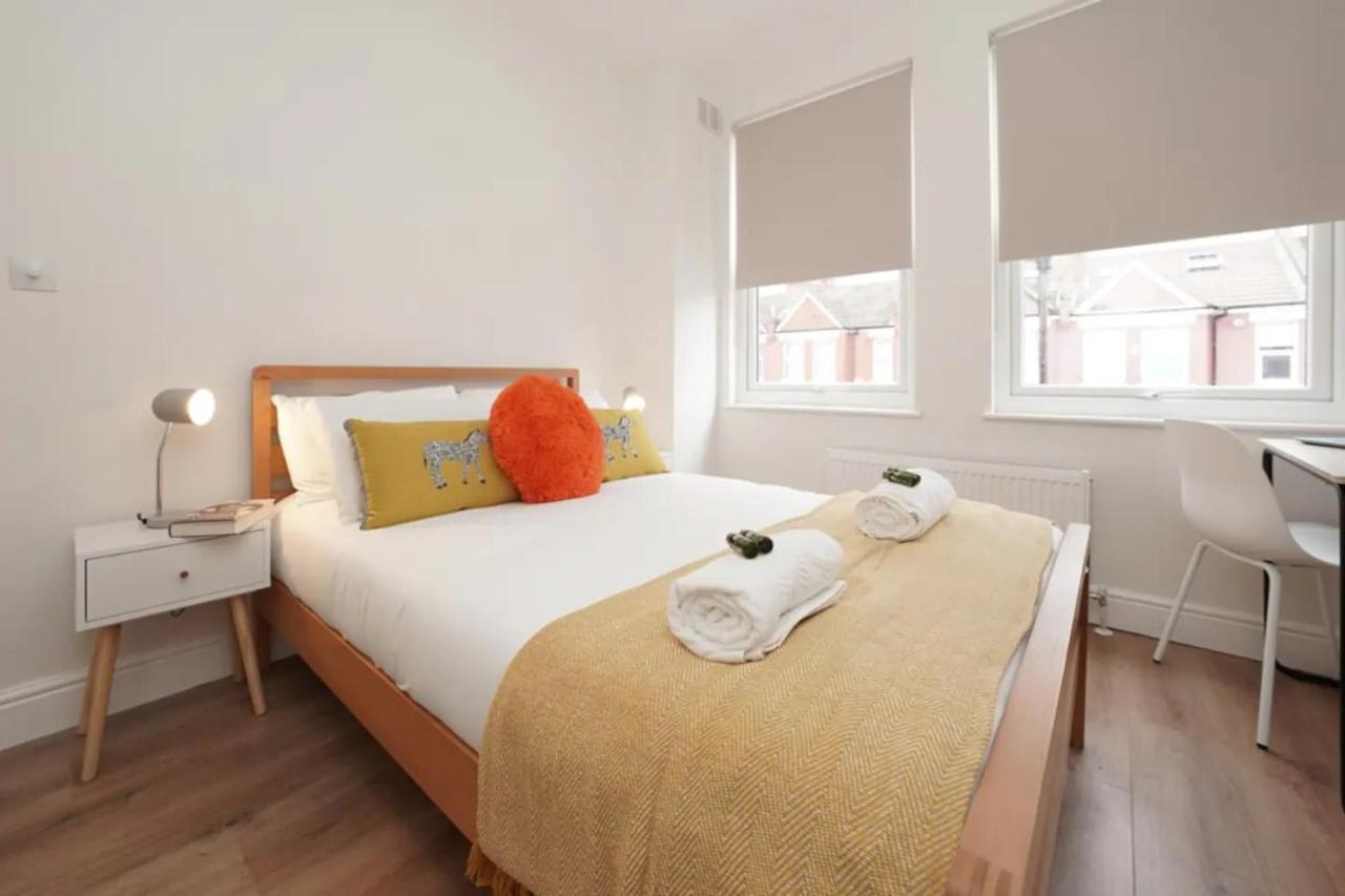 Spacious Family Home With Games Room & Garden Londres Exterior foto
